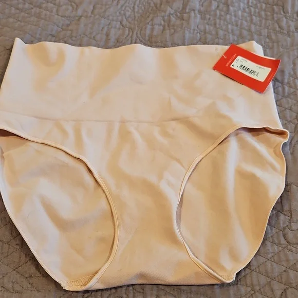 Spanx,NWT,Everyday Shaping Panties, Large, Vintage Rose (pale pink) - Picture 2 of 10